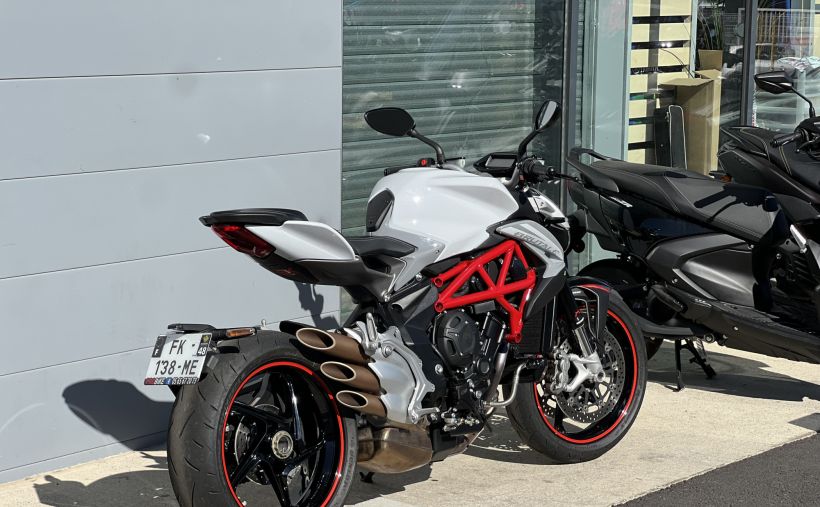 MV AGUSTA BRUTALE 800 2