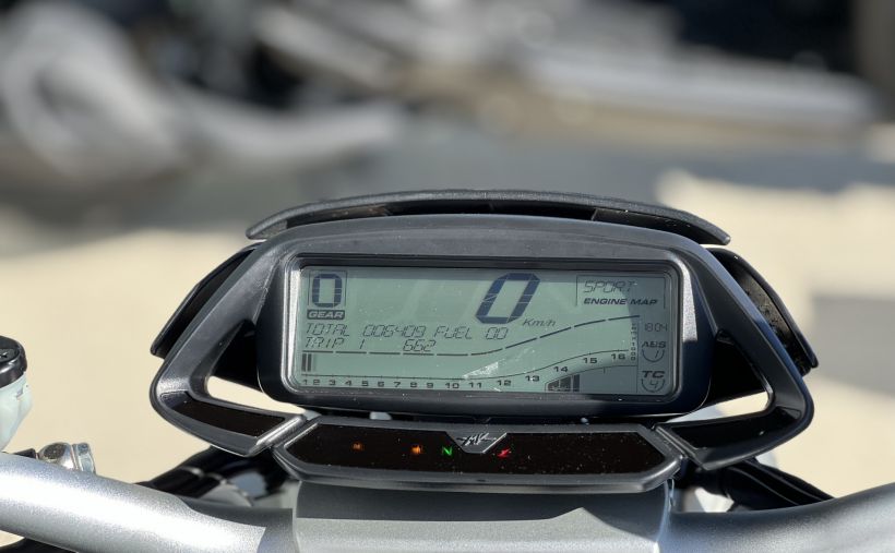 MV AGUSTA BRUTALE 800 7