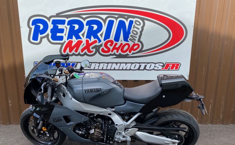 YAMAHA XSR 900 GP 3