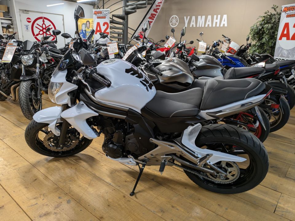 KAWASAKI ER-6 (47.5CV) 10