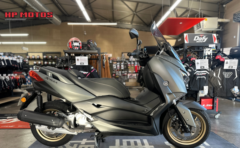 YAMAHA XMAX 125 TECH MAX 0