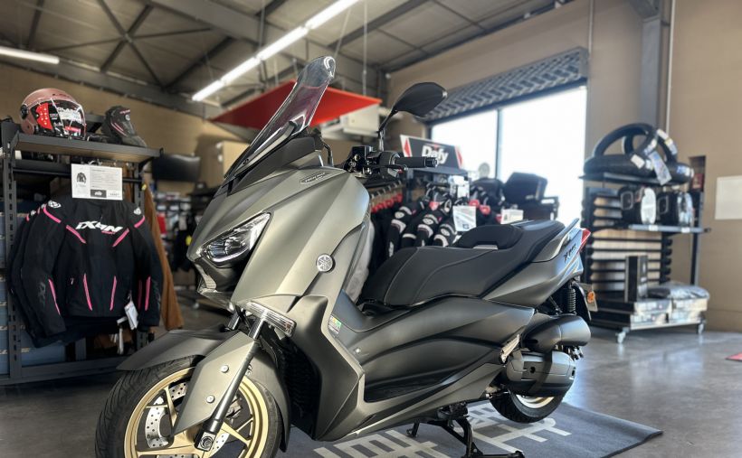 YAMAHA XMAX 125 TECH MAX 10