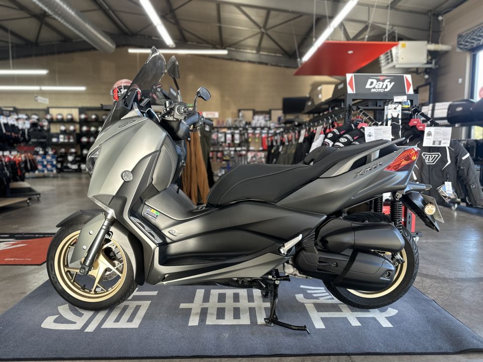 YAMAHA XMAX 125 TECH MAX 8