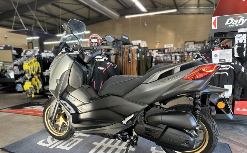 YAMAHA XMAX 125 TECH MAX 12