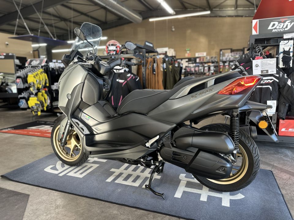 YAMAHA XMAX 125 TECH MAX 12
