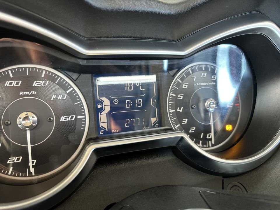 YAMAHA XMAX 125 TECH MAX 6