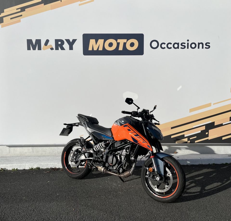 KTM 125 DUKE ABS 26