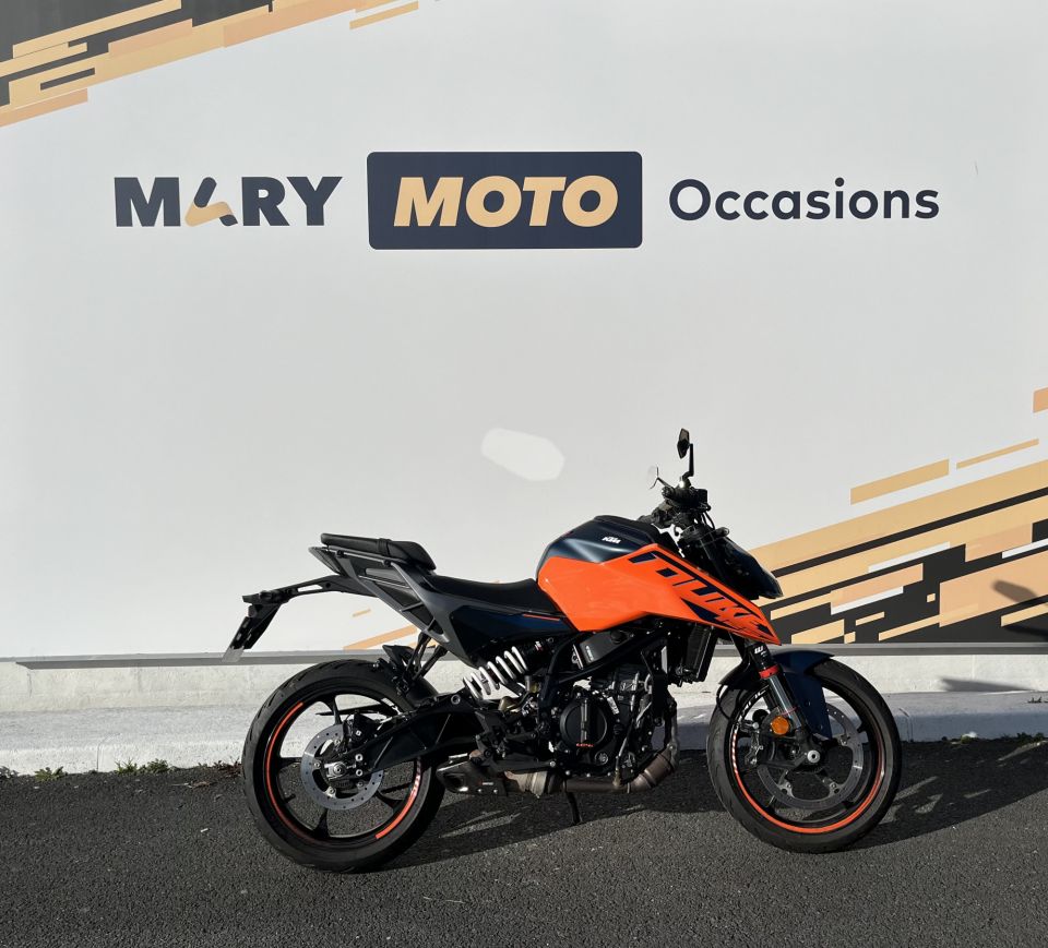KTM 125 DUKE ABS 39