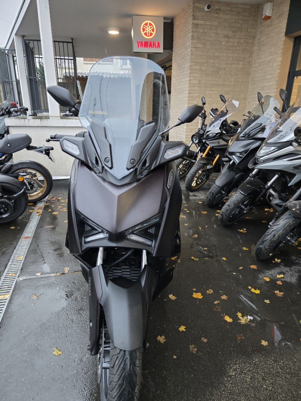 YAMAHA XMAX 300 Tech Max 1