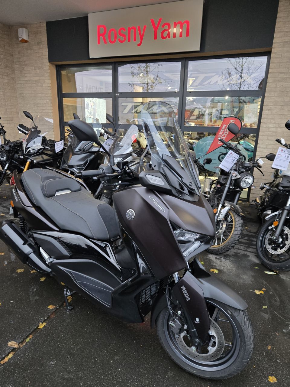 YAMAHA XMAX 300 Tech Max 2