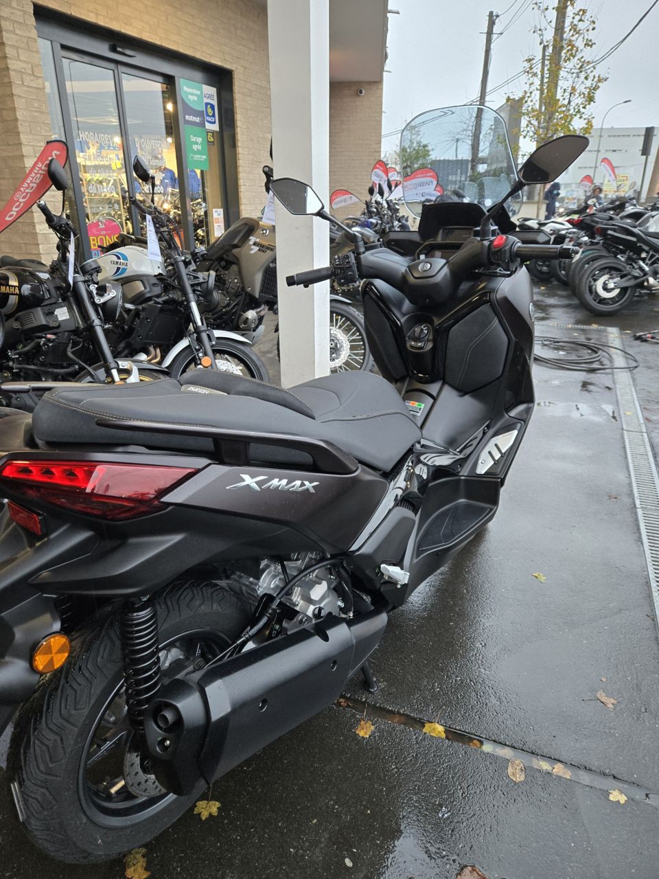 YAMAHA XMAX 300 Tech Max 5