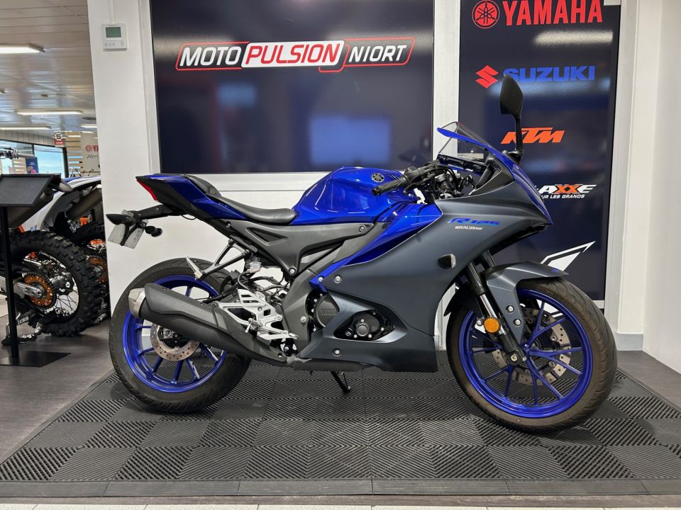 YAMAHA YZF-R 125 3