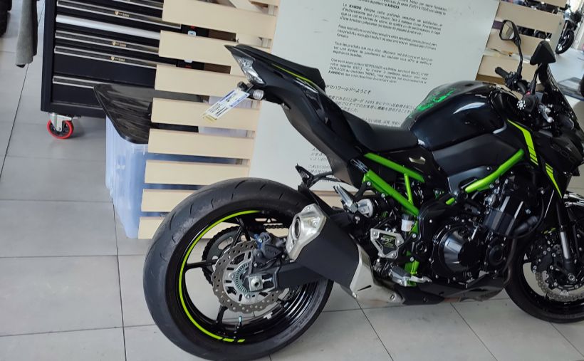 KAWASAKI Z 900 1