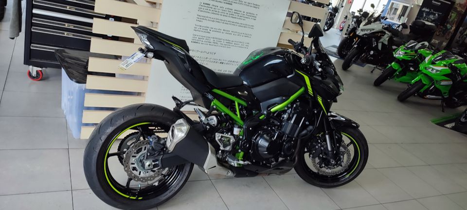 KAWASAKI Z 900 9