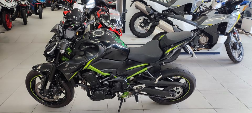 KAWASAKI Z 900 27
