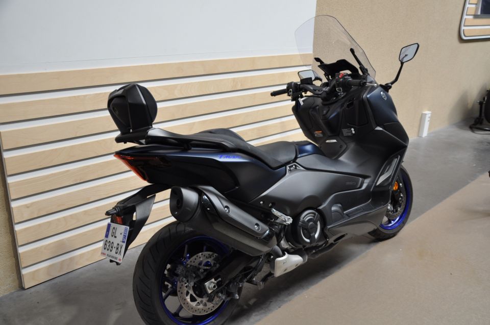 YAMAHA XP T-MAX 560 2