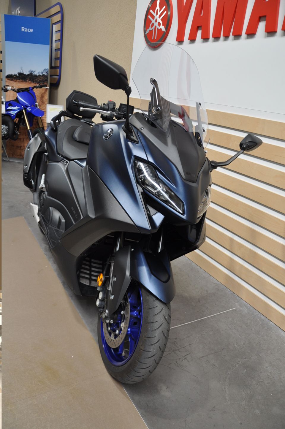 YAMAHA XP T-MAX 560 6