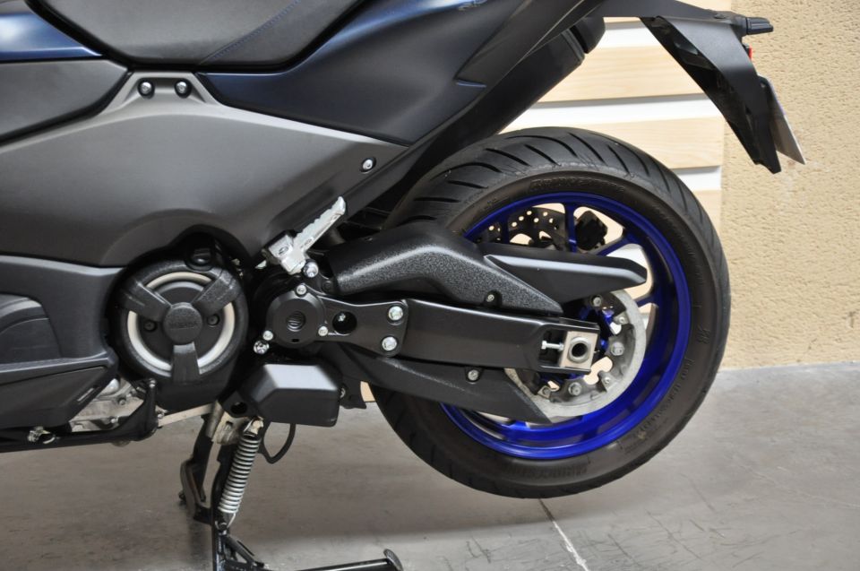 YAMAHA XP T-MAX 560 8