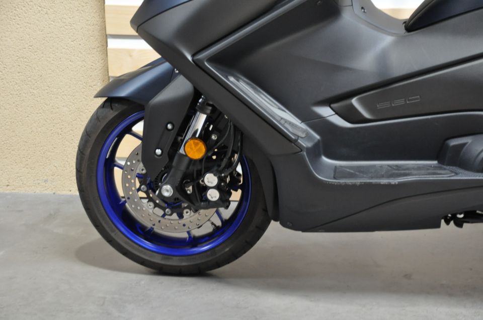 YAMAHA XP T-MAX 560 9