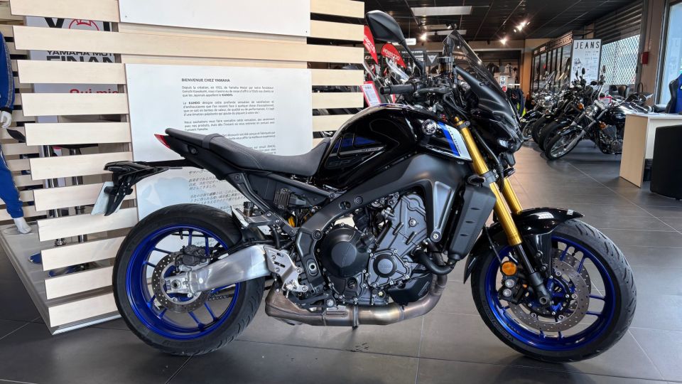 YAMAHA MT-09 SP 1