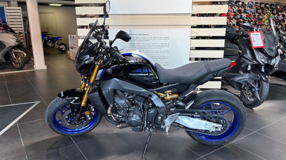 YAMAHA MT-09 SP 3