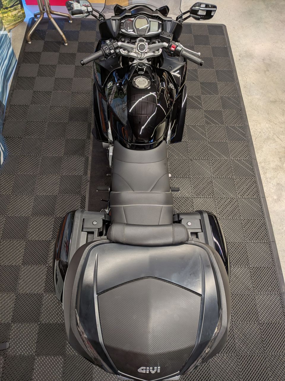 YAMAHA FJR 1300 AS 4