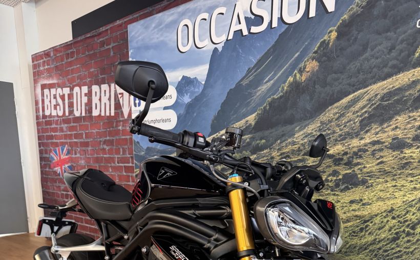 TRIUMPH SPEED TRIPLE 1200 RS 2