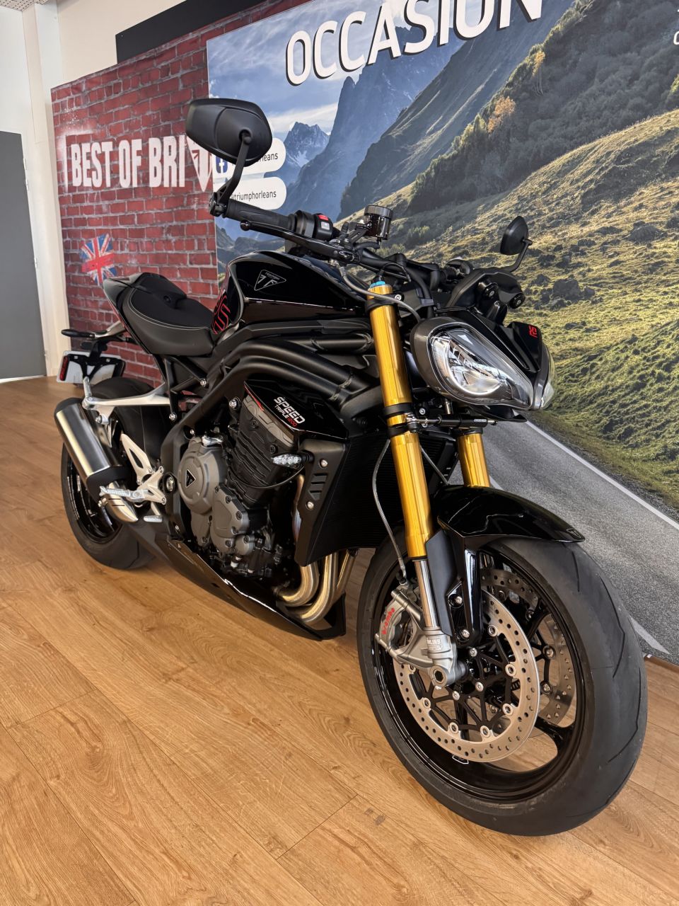 TRIUMPH SPEED TRIPLE 1200 RS 2