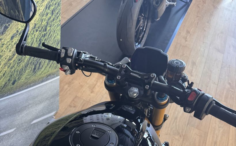TRIUMPH SPEED TRIPLE 1200 RS 6