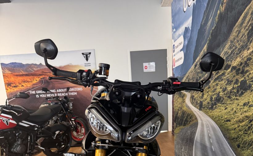 TRIUMPH SPEED TRIPLE 1200 RS 8