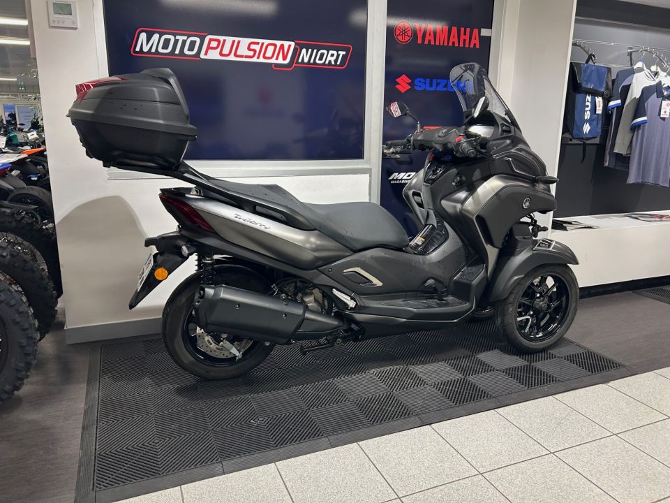 YAMAHA TRICITY 300 6