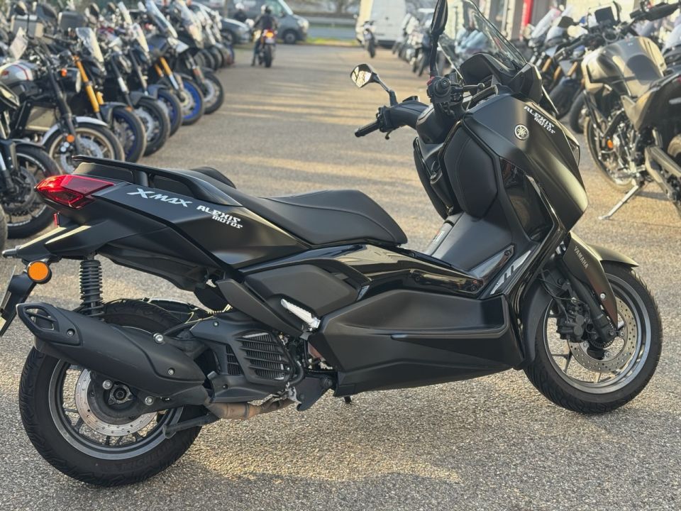 YAMAHA XMAX 125 2