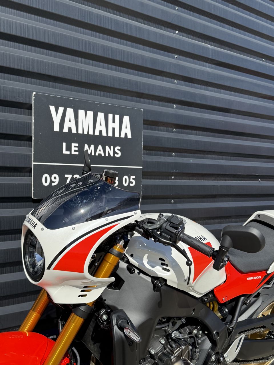 YAMAHA XSR 900 10