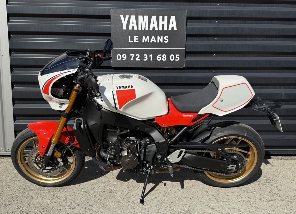 YAMAHA XSR 900 15