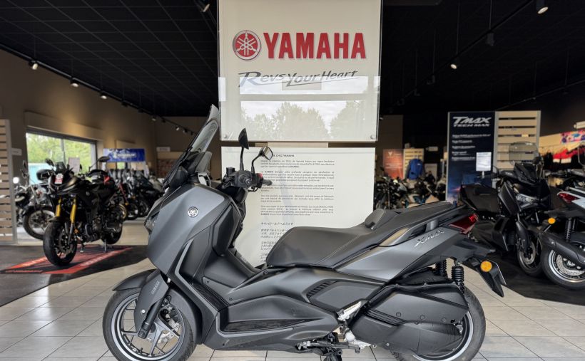YAMAHA XMAX 300 3