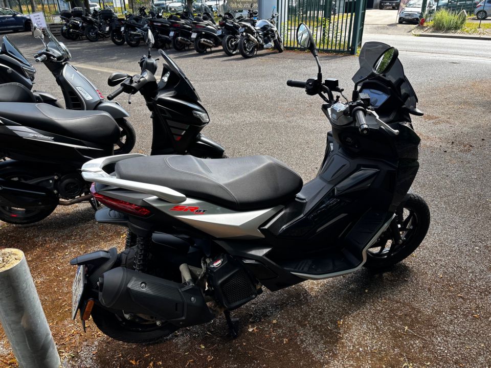 APRILIA SR 125 GT 10