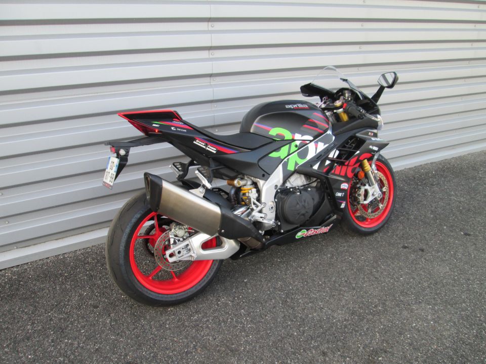 APRILIA RSV4 1100 RR 16