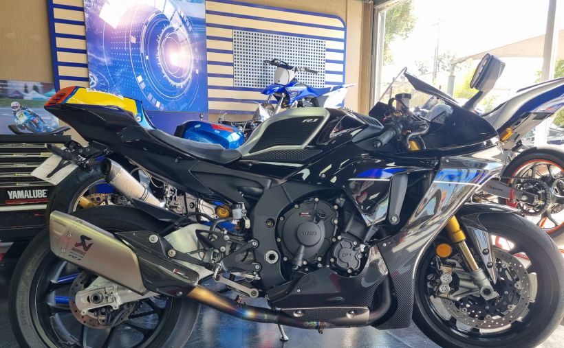 YAMAHA R1M 0