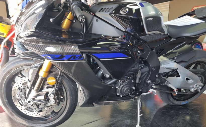 YAMAHA R1M 2