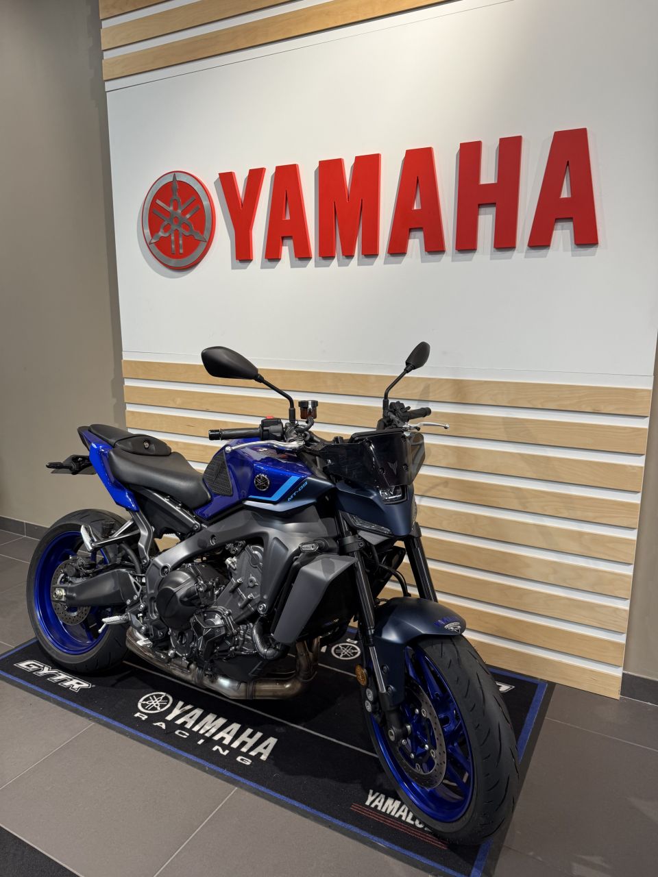 YAMAHA MT-09 1
