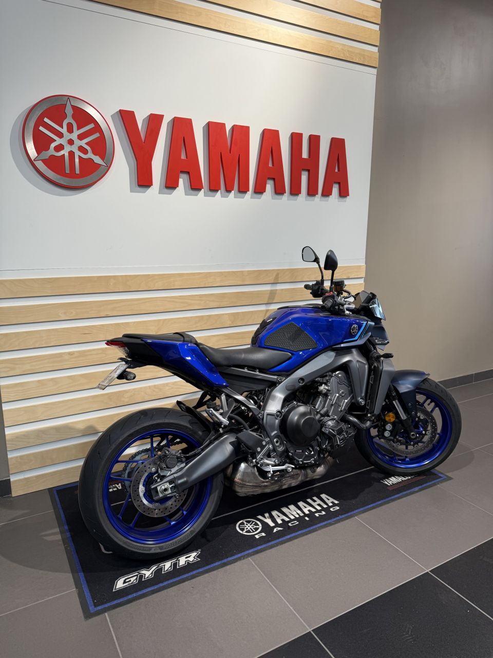 YAMAHA MT-09 2