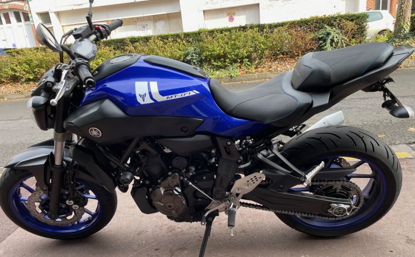 YAMAHA MT 07 4