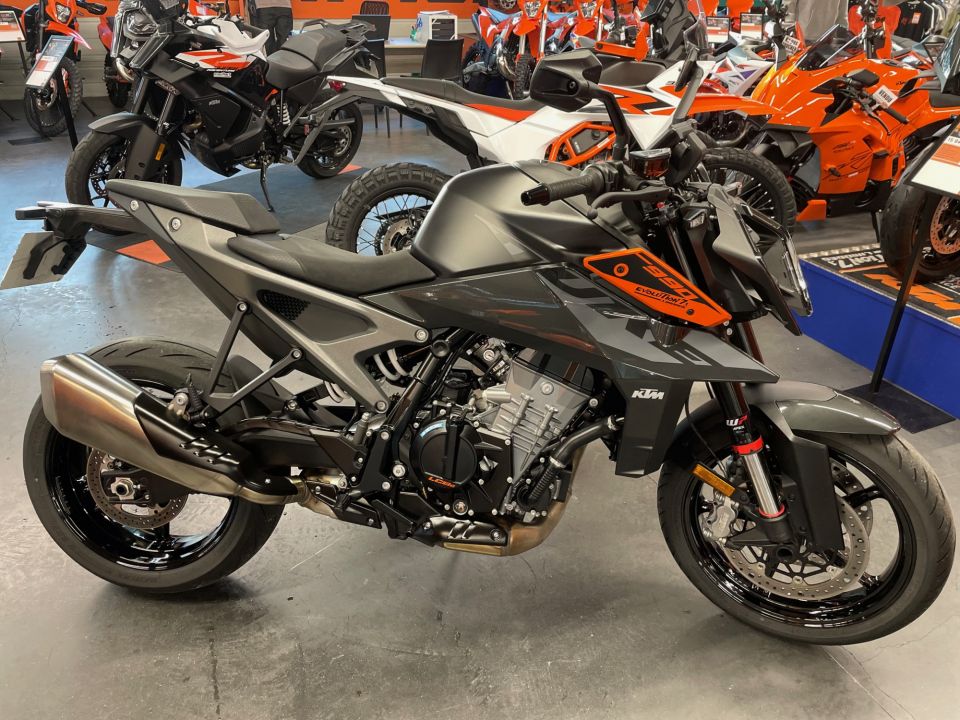 KTM 990 DUKE 0