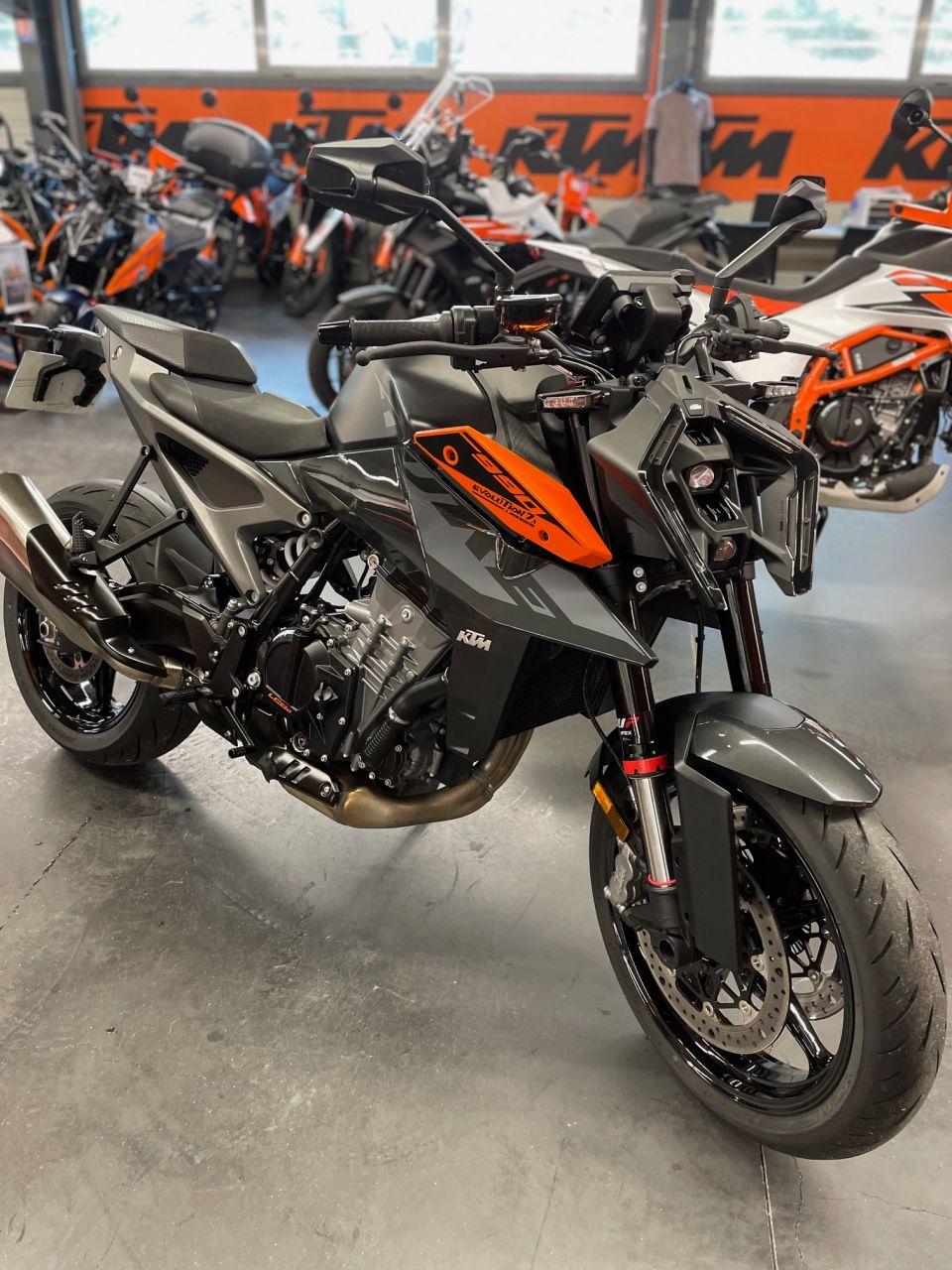 KTM 990 DUKE 4