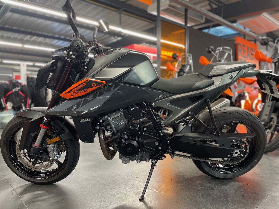 KTM 990 DUKE 8