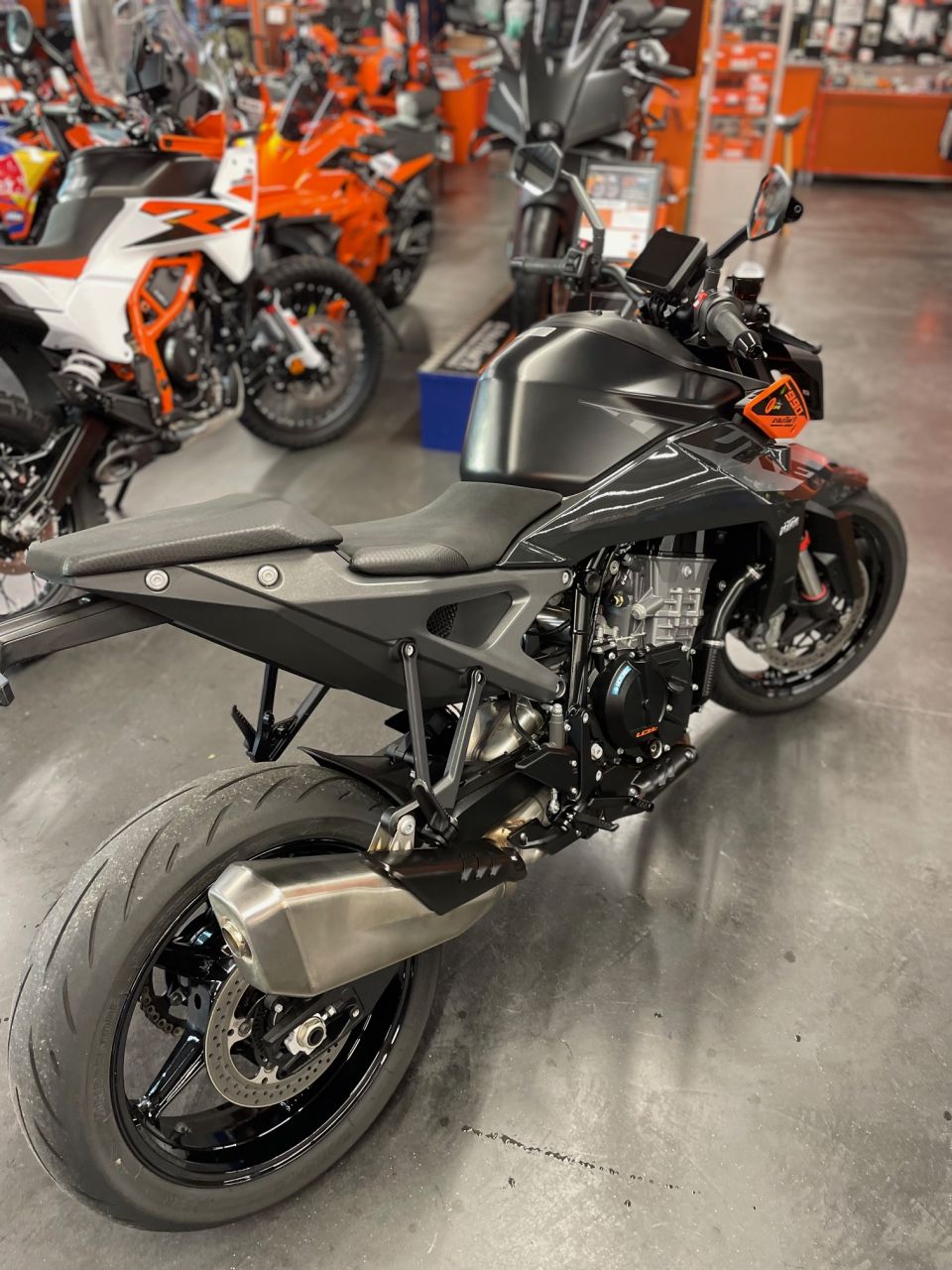 KTM 990 DUKE 12
