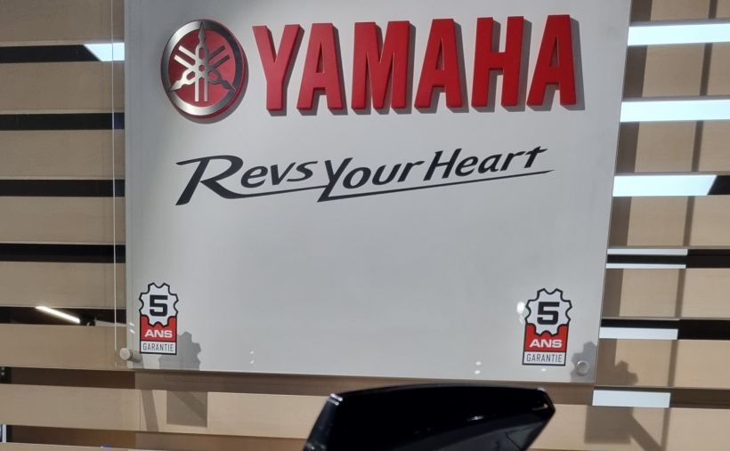 SUZUKI GSR 600 5