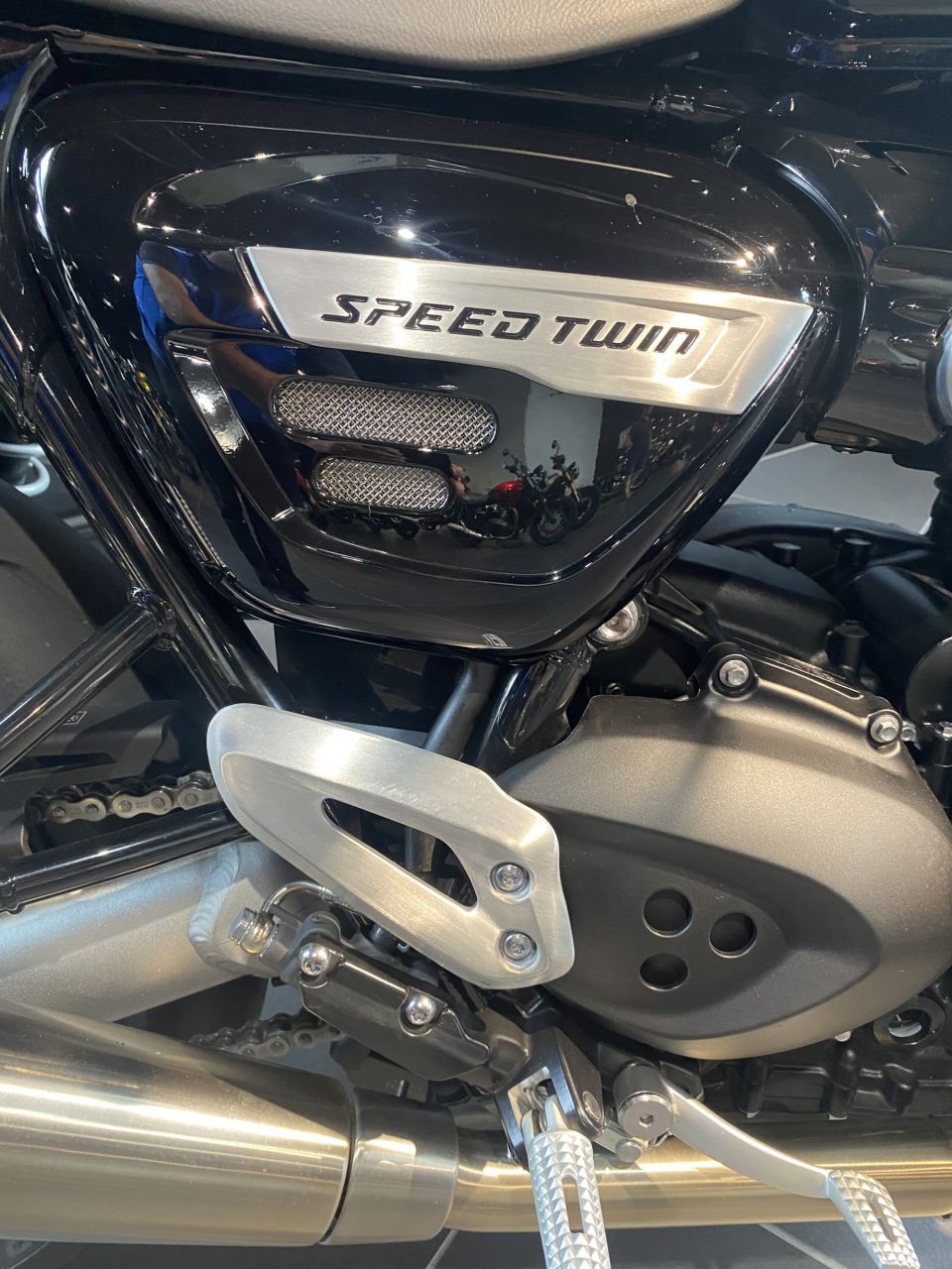 TRIUMPH SPEED TWIN 1200 1