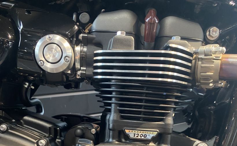 TRIUMPH SPEED TWIN 1200 2