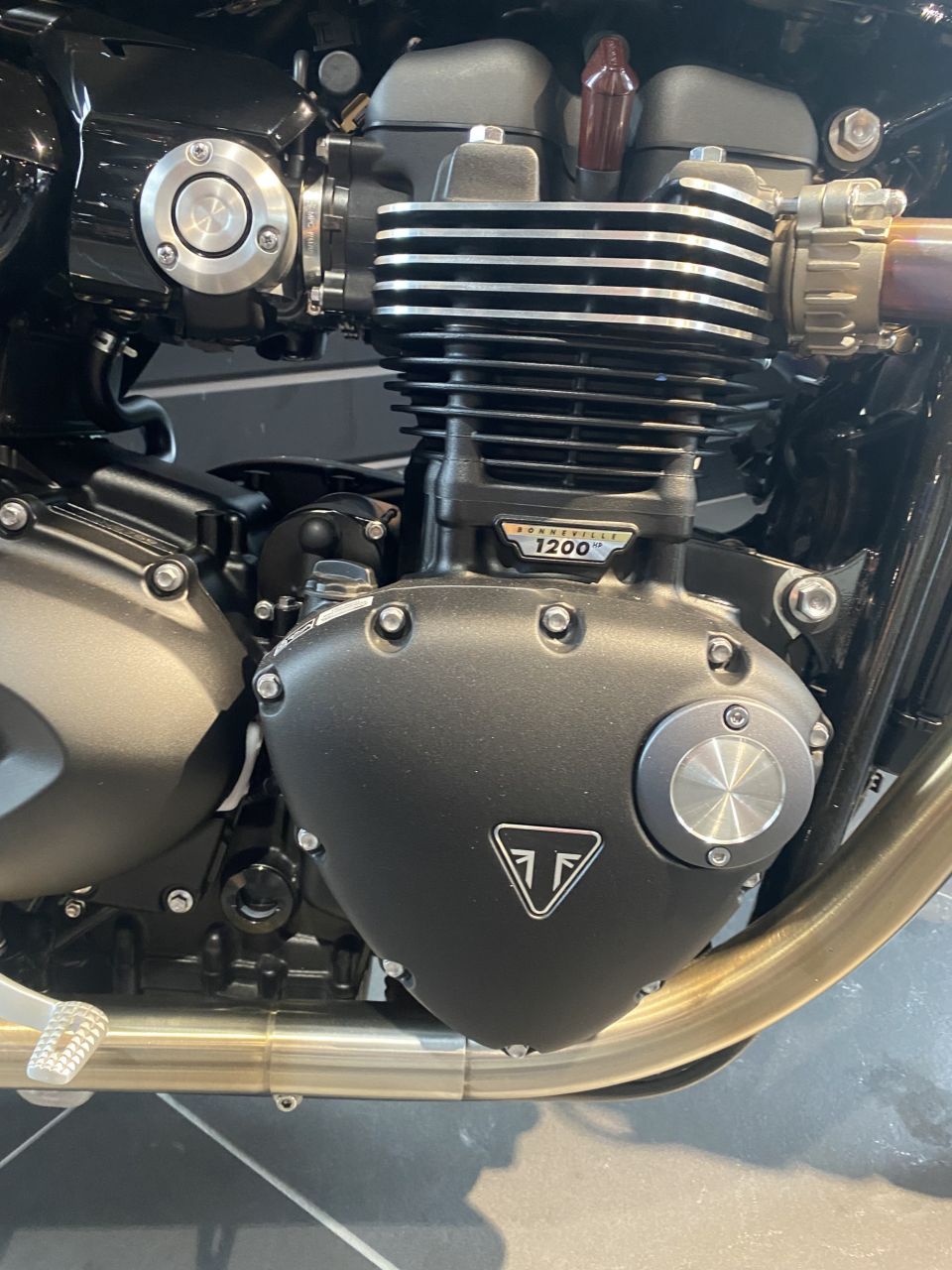 TRIUMPH SPEED TWIN 1200 2